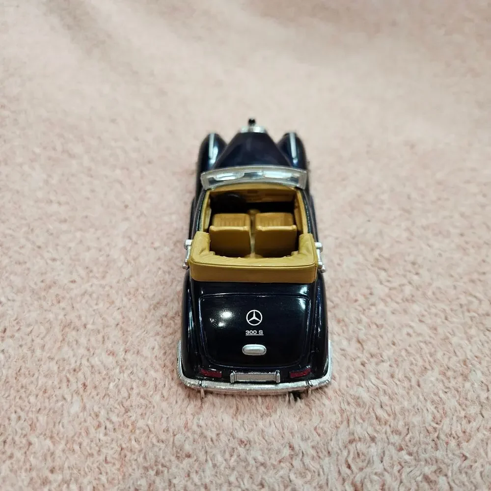 NewRay 1955 Mercedes-Benz 300 S 1:43 Scale Diecast Convertible Model Car